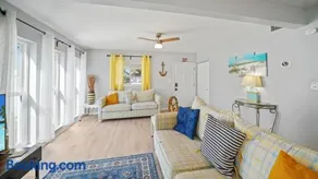 Jacksonville Beach Home - Walk to Beach, Bars & Restaurants - Pet Friendly - Image 4