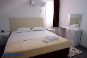 Hotel Kings Apartments - Image 2
