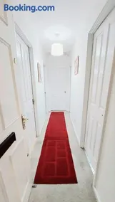 Mearns Gate Neat & Cozy 1 Bedroom Flat - City Centre Aberdeen - Image 2