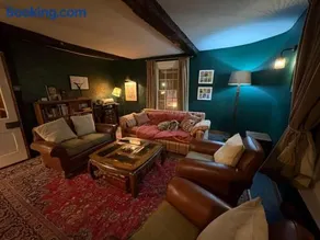 Griffin House - Image 5