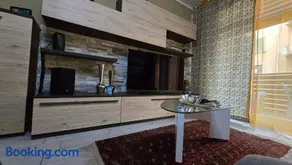 VARESE PRIME - Air Conditioning, 2 parking, 2 baths, City Centre, 200mt Villa Esengrini Montalbano, NO Keybox - Image 2