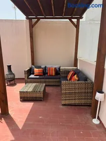 Apartamento de 2 dormitorios con Terraza y Parking cerca del Centro - Image 3