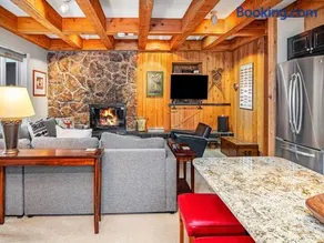 Tree Top Condo - Image 3
