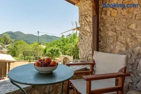 Pano Rouga - PONTZOS traditional stonehouse - Image 1