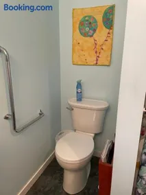 Oyster River Guest Room - Image 4