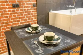 Industrial-style studio with bathtub, Vieux-Lyon - Image 2