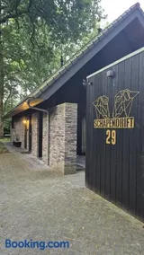 Boshuis midden in het bos met houtkachel in Appelscha - Image 2