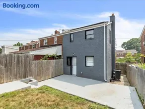 Quaint 3/2.5 home in Fort Dupont - Image 5