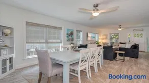 Pet-Friendly Pool Bayside Coastal Cottage - Image 1