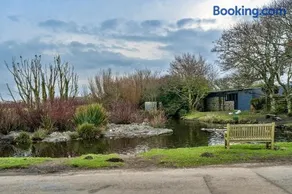 Finest Retreats - No1 Gladys Orchard - Image 4