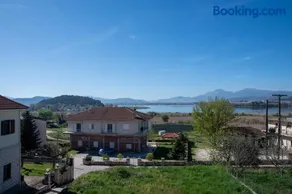 Lake House Ioannina - Image 5
