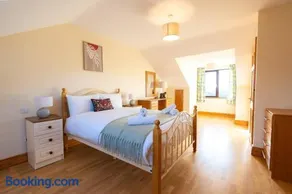 Tranquil Dingle Hideaway - Image 1