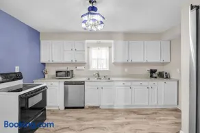 Charming Indy Escape 15 Min to SoBro & Downtown - Image 3