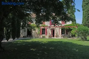 beautiful provencal mas with pool in the center of the village of maussane les alpilles – sleeps 14 - Image 2