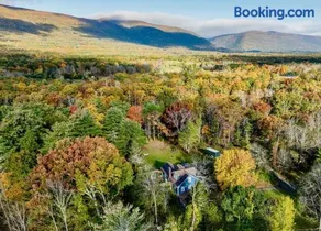 1890 CapeCod farmhouse:Charming, Private, Spacious - Image 5
