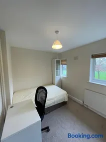 Tranquil 3 Bed in urban location - Image 5