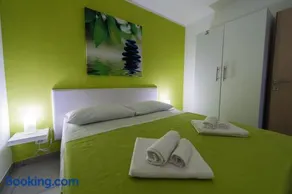 Blue Sky Apartments - Image 4