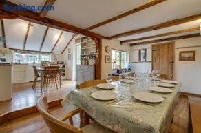 4 Bed in Wrentham oc-hdress - Image 3