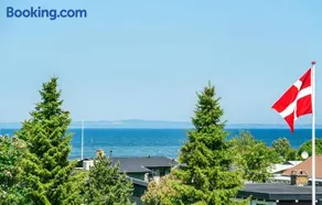 Perfect Setting For A Family Holiday By Sea - Image 2