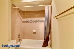 Riverside country retreat with easy access to all that Houston has to offer - Image 3