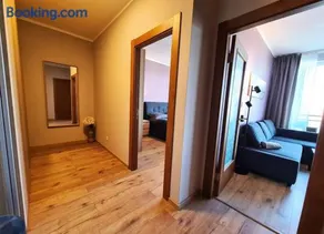 Stylish apartment with parking & spacious balcony - Image 4