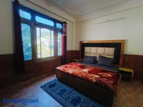 Diya Palace Kasol with Parking in Main kasol - Image 1