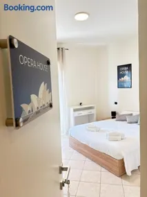 Sydney Apartment - Image 3