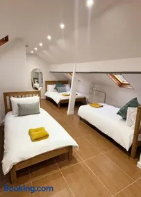 Welsh Getaway Studio Loft - Image 5
