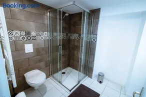 Home2Stay Valognes - Image 2