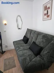 Chambre 4 confort avec cuisine, 10m2, salle de bain partagé avec une autre, parking facile - Image 4