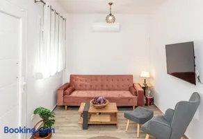 Nina's Apartments - Image 2