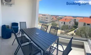 Sunset Apartments - Image 1