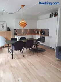Apartment with canal view - Image 2