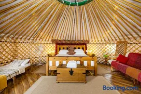 Meadow Vale Retreats - Image 1