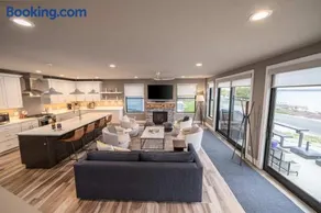 Obsidian Shores Waterfront House on Crystal Lake with Private Beach Access - Image 1