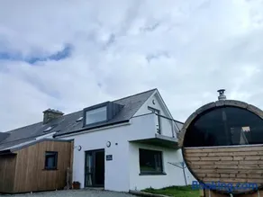 The Hideaway Tragumna a hidden gem by the sea with outdoor sauna - Image 2