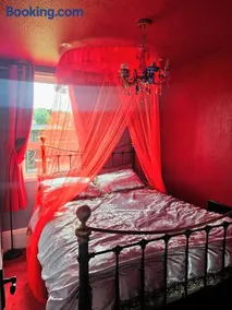 The Little Green Hideaway - Image 3