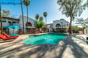 37A- Casa Grande Modern Condo 1bd w Heated Pool - Image 2