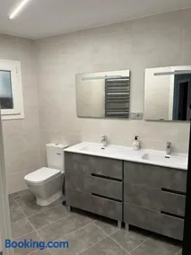Casa Boutique en Pozuelo con 8 habitaciones y 4 baños compartidos - Image 5