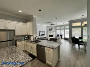 New Spacious 5-bedroom Home for Large Family - Image 4