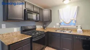 Delightful 2-bedroom, 1-bath home near Biloxi's scenic Back Bay - Image 4