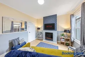 Garden House With Parking By Kindred Accommodation Business Stays Swanscombe - Image 2