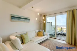 Apartment by the beach, sea views - Image 5