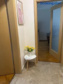Cozy Park View Apartment next to Zaimov Park - Image 4