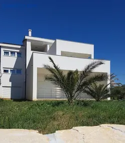 White Residence Accommodation - Image 3