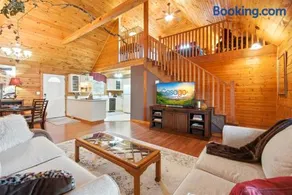 Wildcat Retreat Cozy Norris Lake Cabin Getaway - Image 3