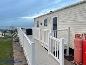 Cabin - Sleeps 4 - Pets Ok - Balcony - Parking - Image 5