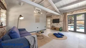 Rustic villa Dvori with outdoor pool in Porec - Image 4