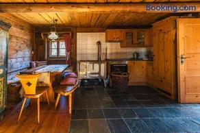Family room, bath, toilet, 2 bed rooms - Image 3