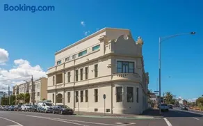 Beach Road Hampton Holidays - Image 3